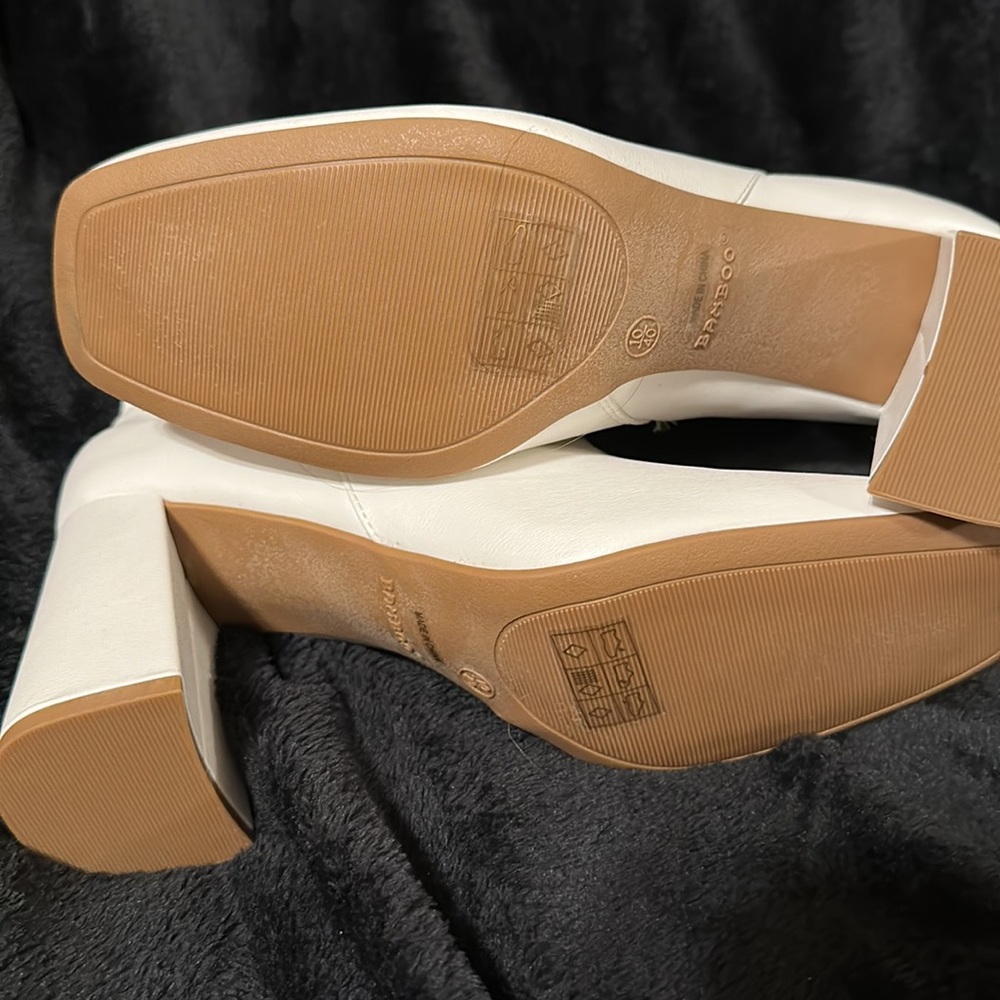 White booties - Picture 3 of 3